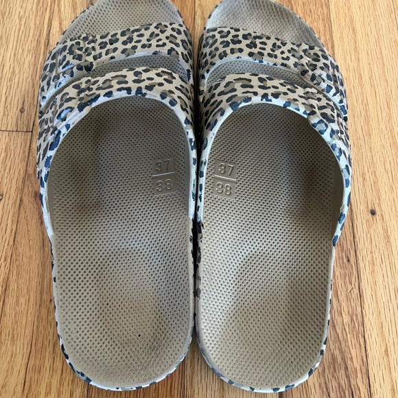 Freedom Moses Cheetah Slide Sandal - Picture 3 of 7
